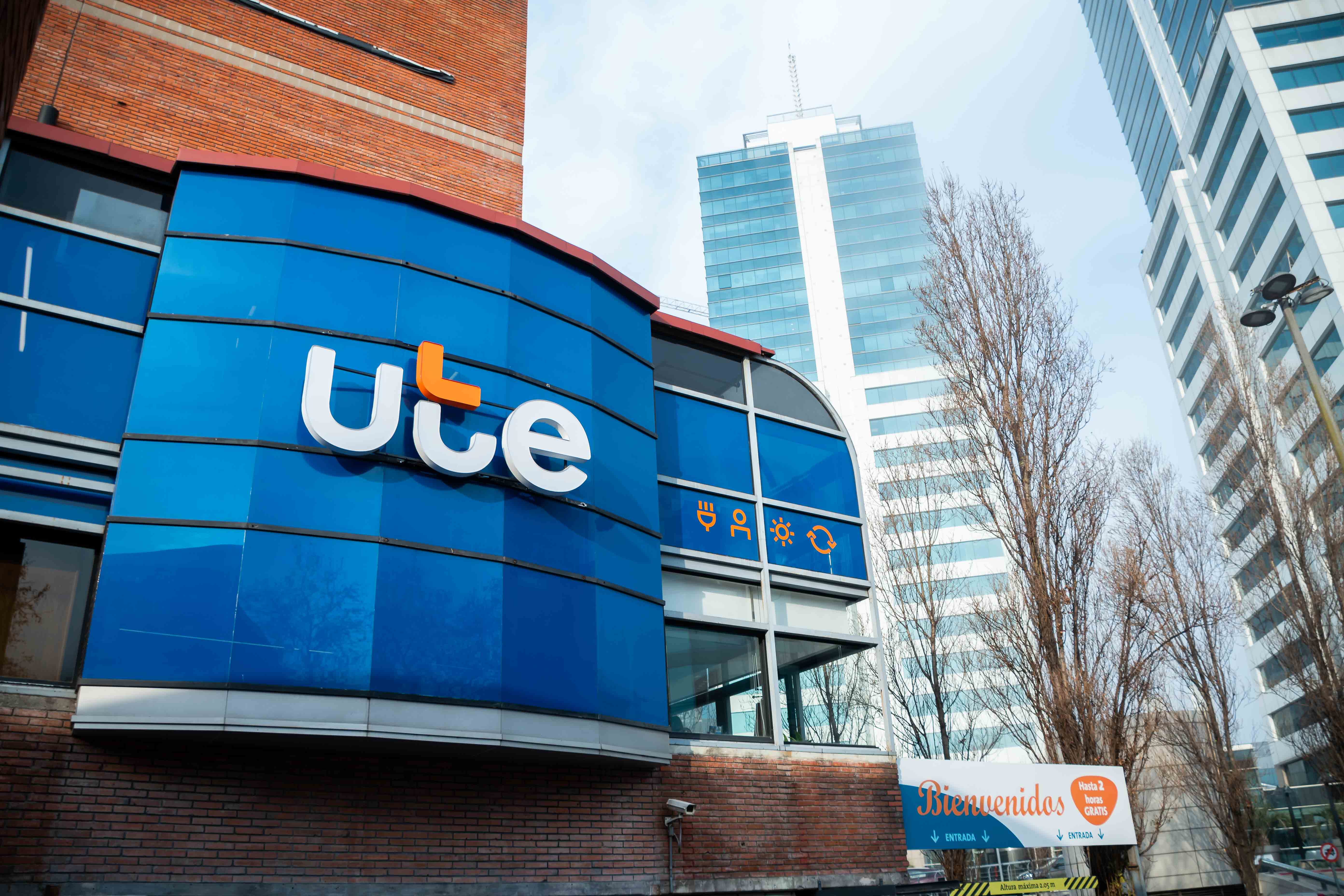 Nueva Oficina Comercial de UTE en Montevideo Shopping y más puntos de carga para vehículos eléctricos