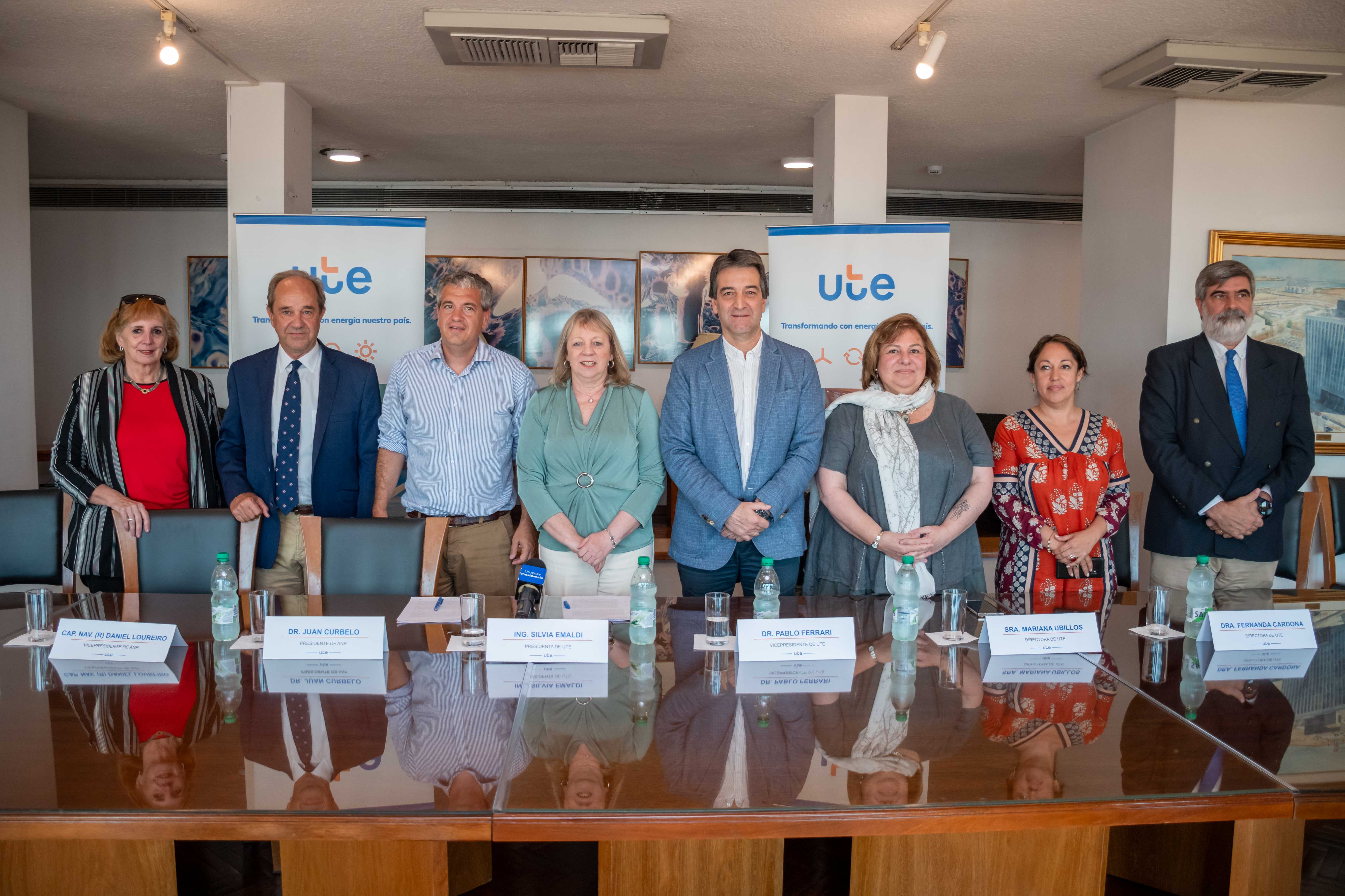 Firma de Convenio entre UTE y la Administración Nacional de Puertos sobre obras en el Puerto de Colonia