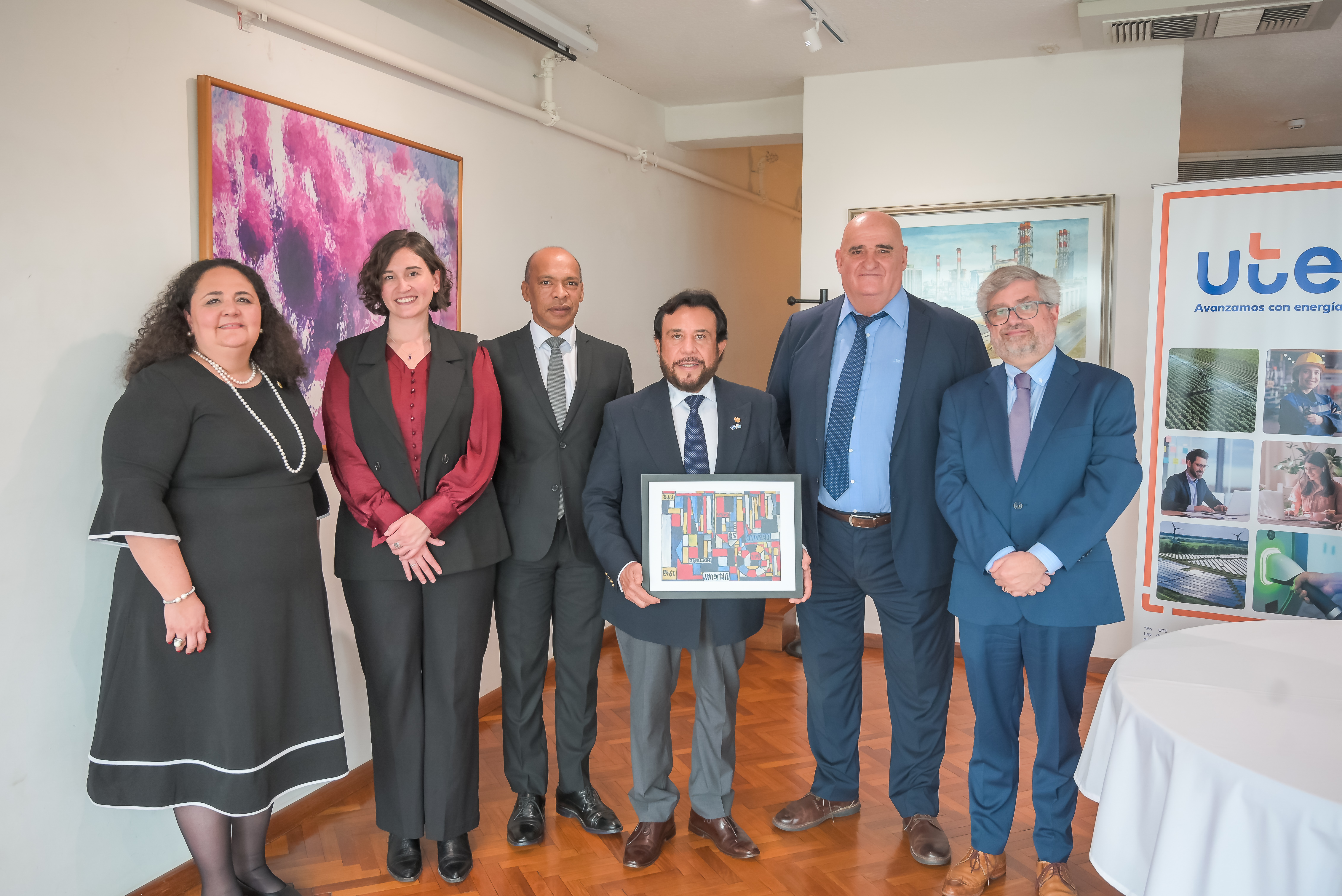 Vicepresidente de El Salvador destacó el avance de Uruguay en energías renovables y movilidad eléctrica