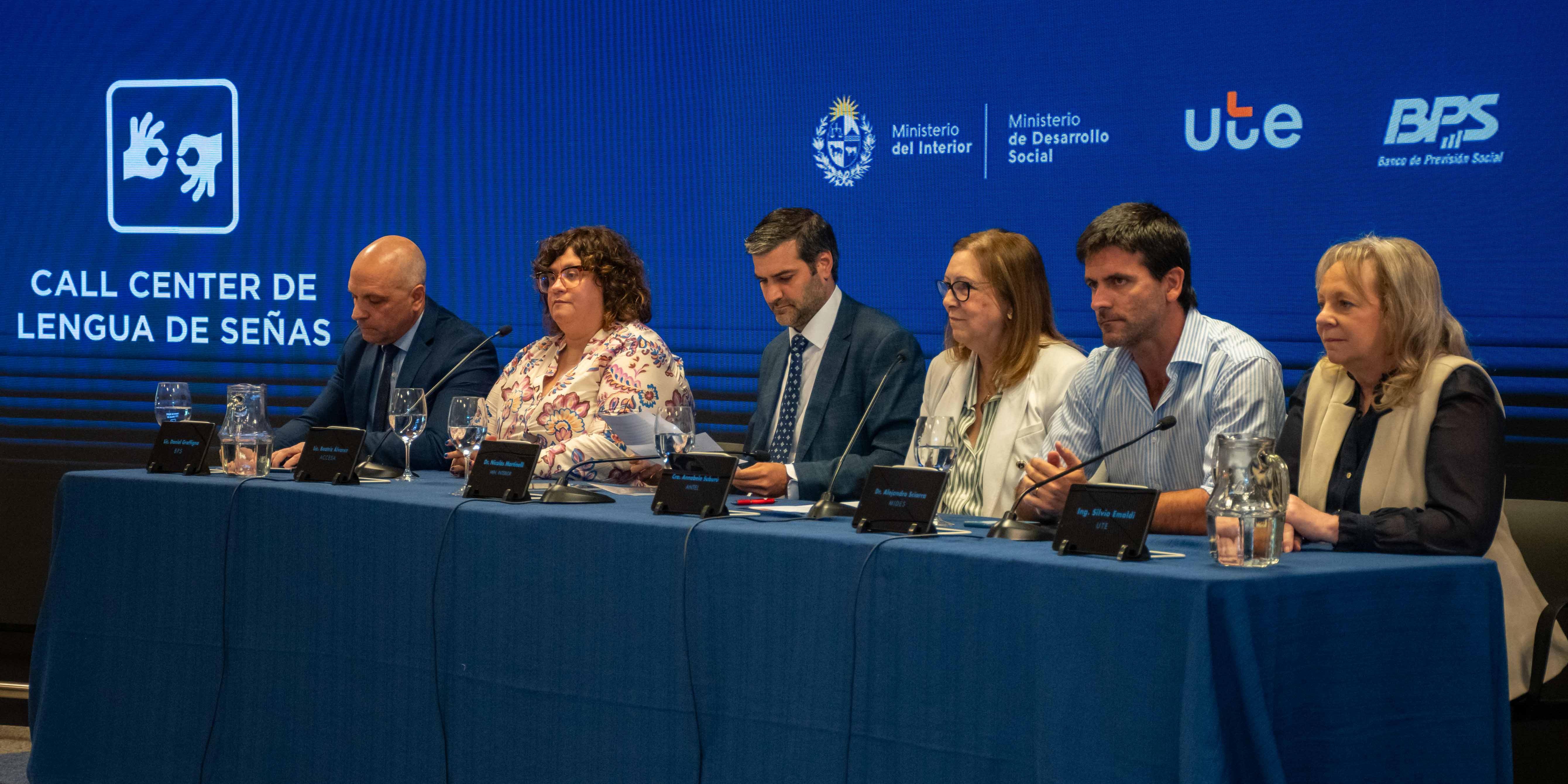 Implementación de servicio de atención al cliente para personas sordas en Oficinas Comerciales de UTE