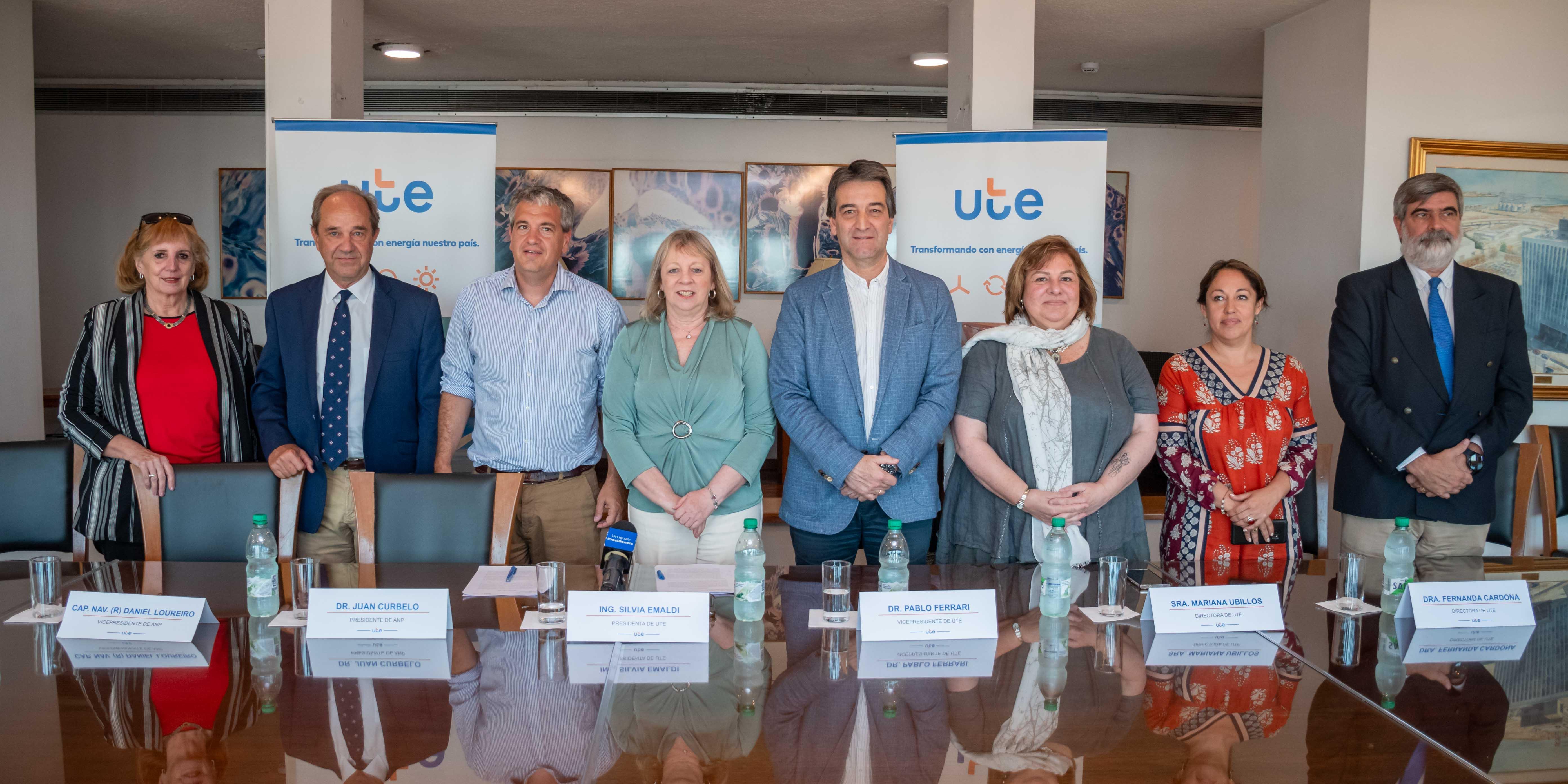 Firma de Convenio entre UTE y la Administración Nacional de Puertos sobre obras en el Puerto de Colonia