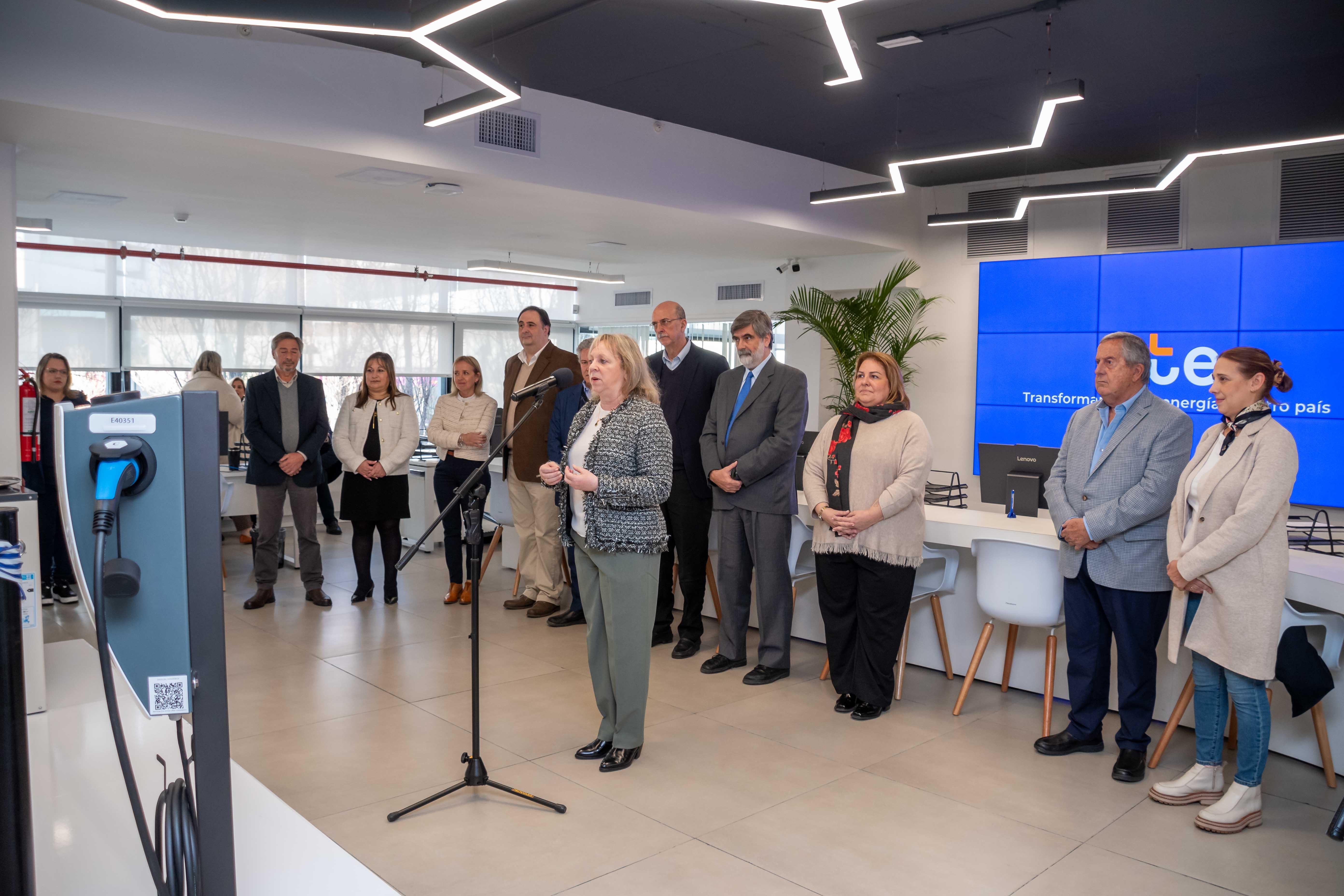 Nueva Oficina Comercial de UTE en Montevideo Shopping y más puntos de carga para vehículos eléctricos