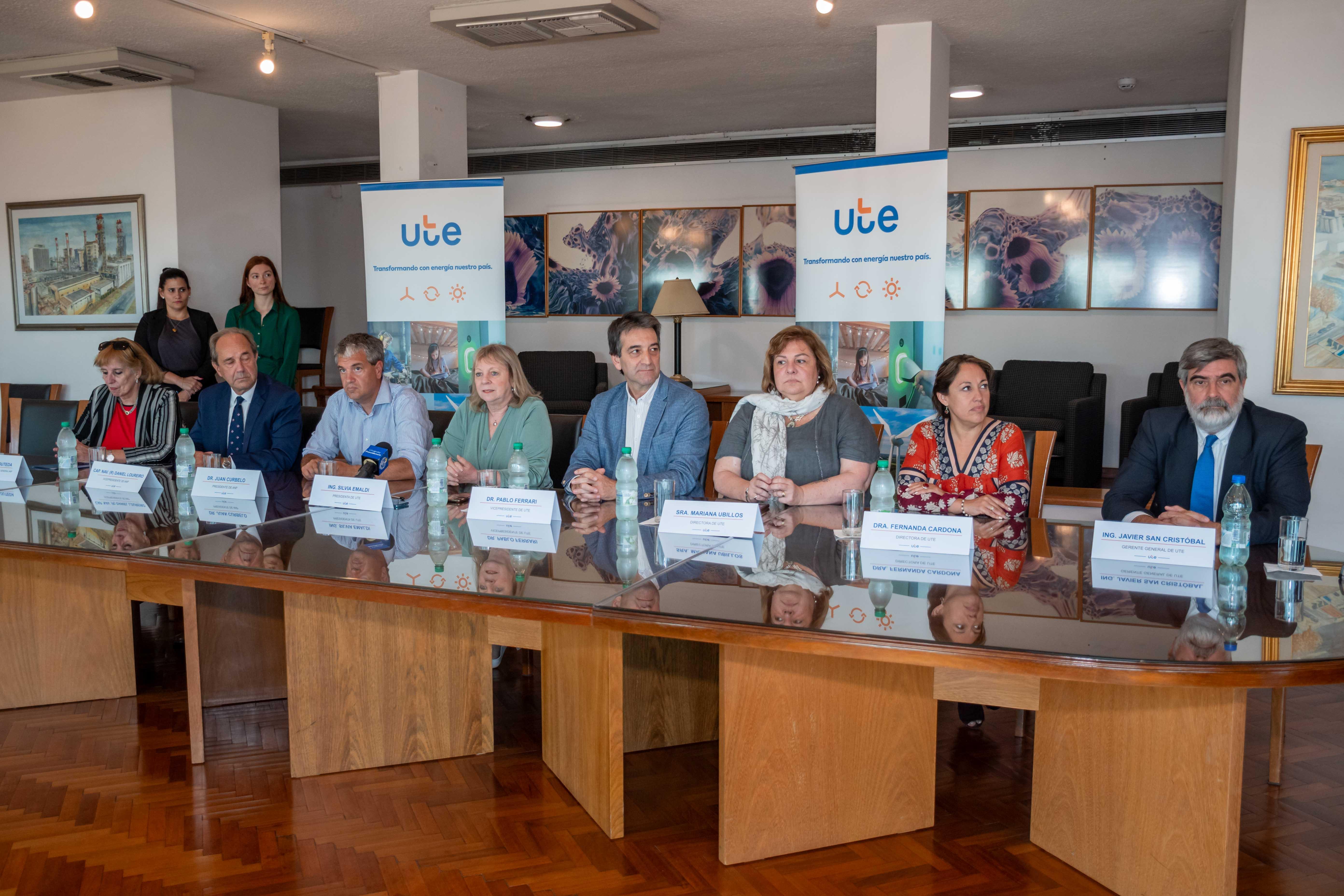 Firma de Convenio entre UTE y la Administración Nacional de Puertos sobre obras en el Puerto de Colonia