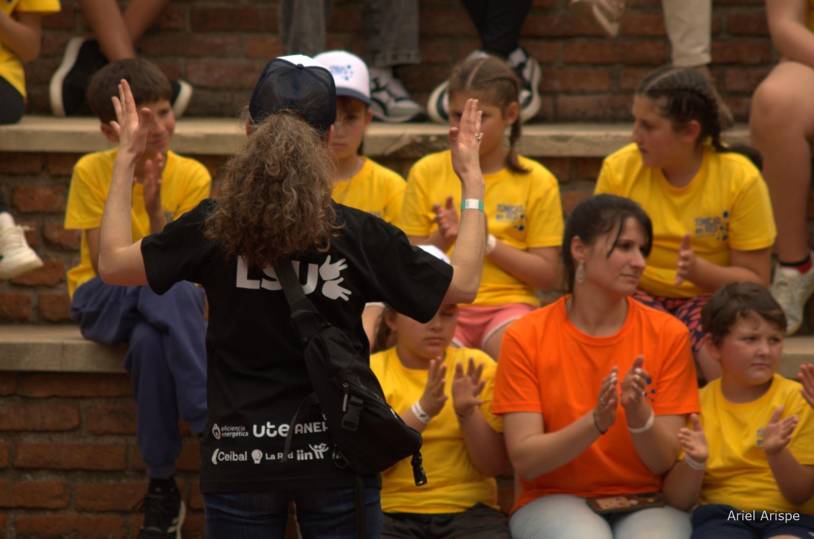 Niñas y niños, alegría, conocimiento y aprendizaje compartido: el programa Túnicas en Red de UTE realizó la novena edición de su Expo en el Parque de Minas