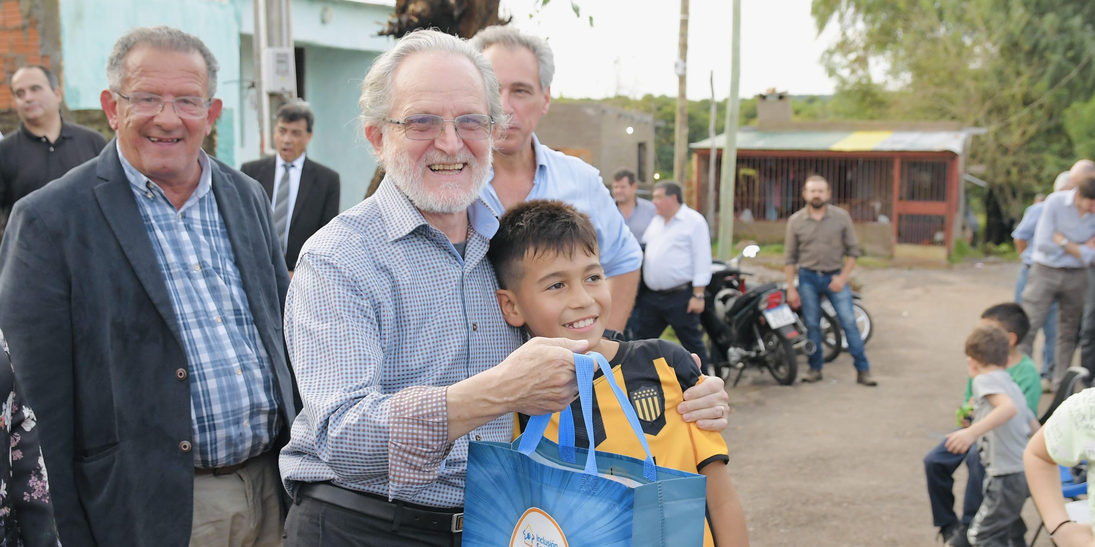 Director Enrique Pées Boz.