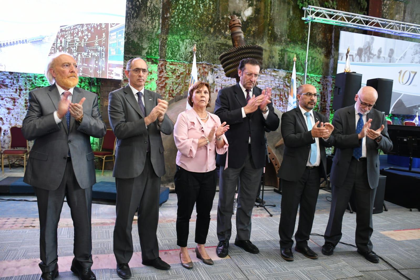 Cr. Carlos Pombo, Dr. Ing. Gonzalo Casaravilla, Ec. Cristina Arca, Prof. José Amy, Ing. Walter Sosa, Ing. César Briozzo