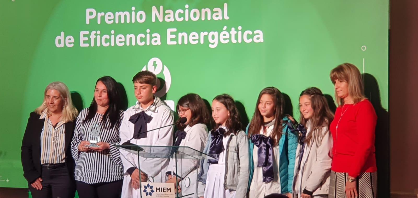 Categoría Educación, Subcategoría Escuelas Urbanas. Premio para las escuela urbana No. 49 "Solar del Charrúa" de Colonia del Sacramento