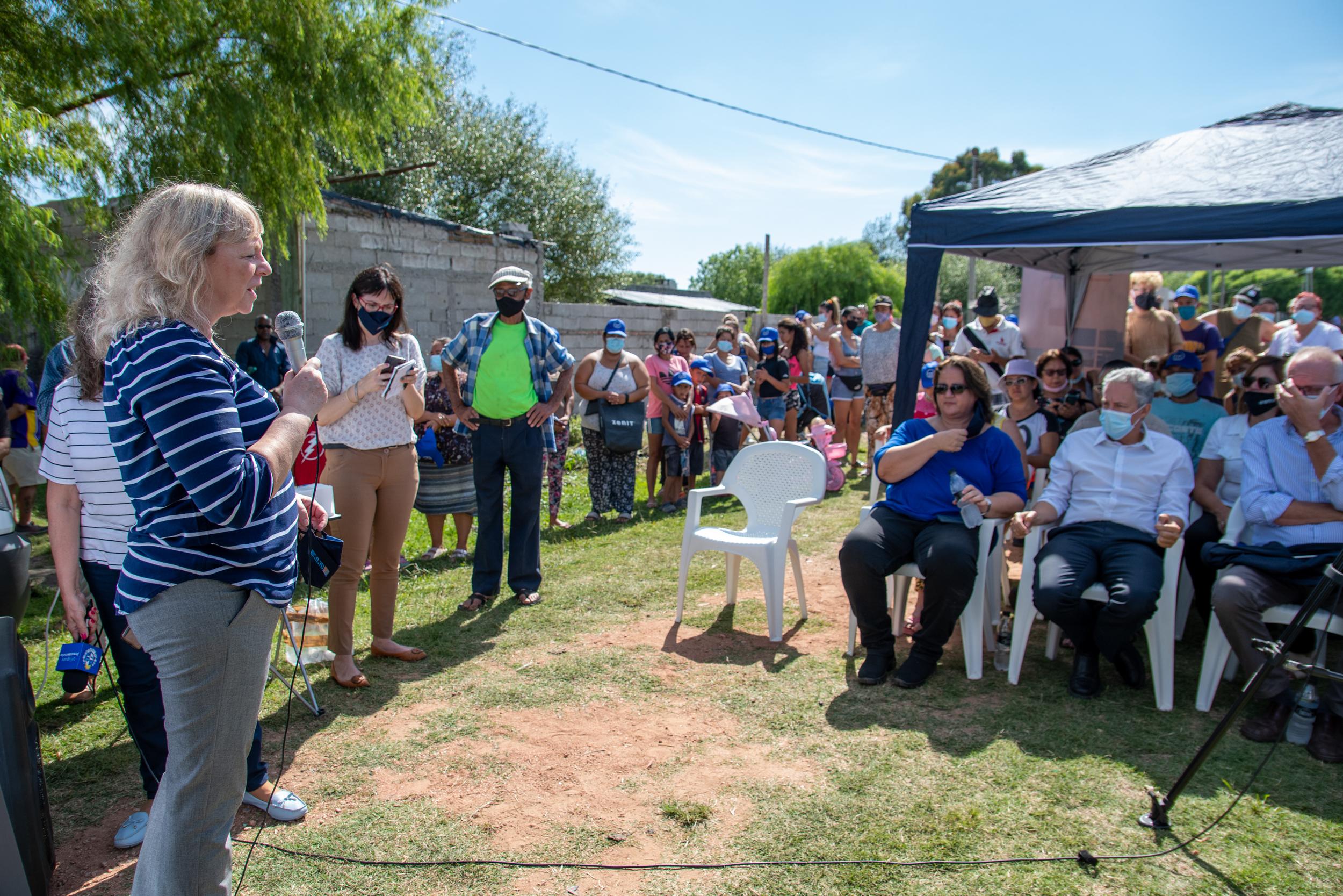 Inauguración del tendido eléctrico en El Bosque