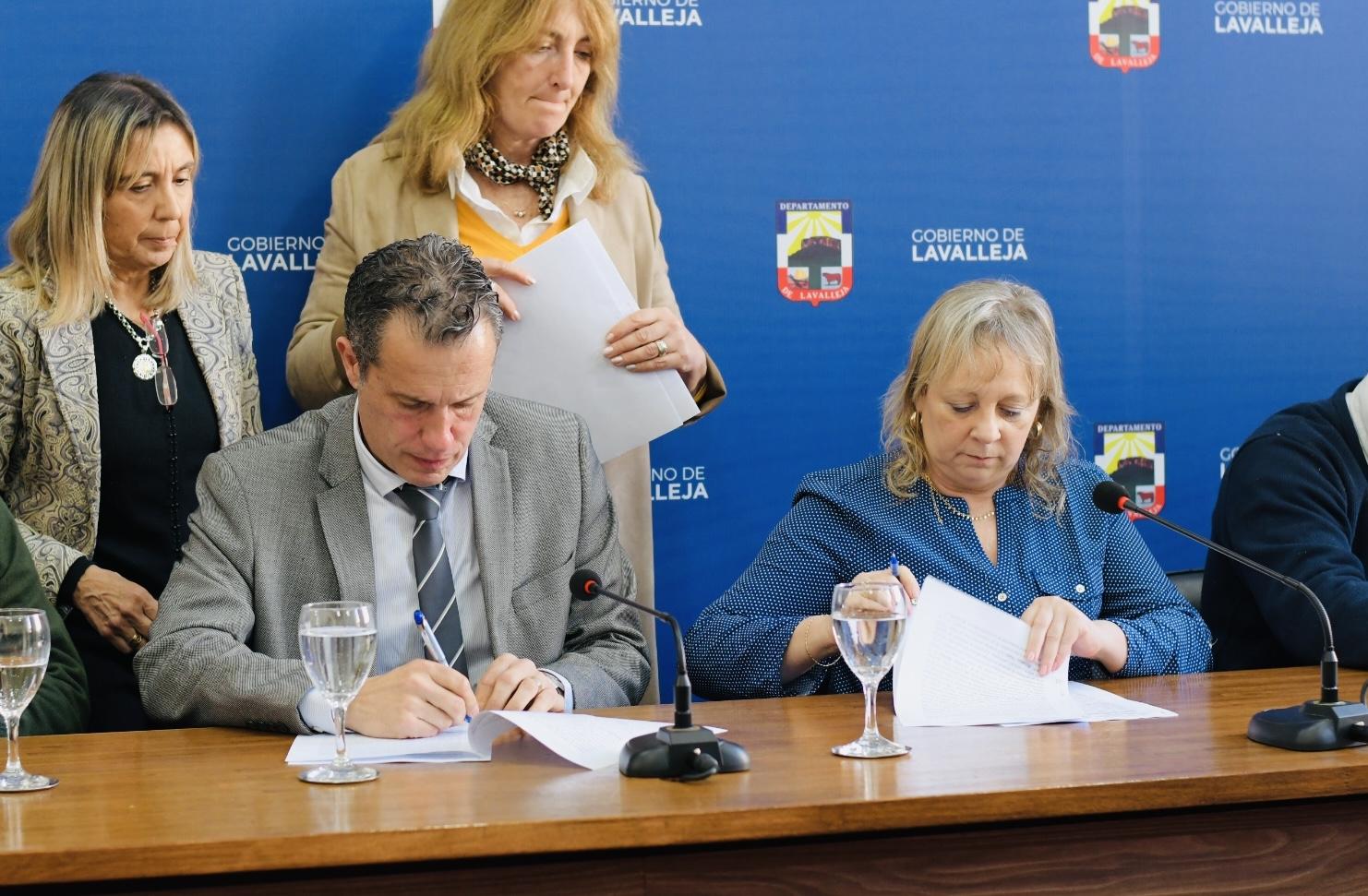 Firma de Convenios entre UTE y la Intendencia de Lavalleja