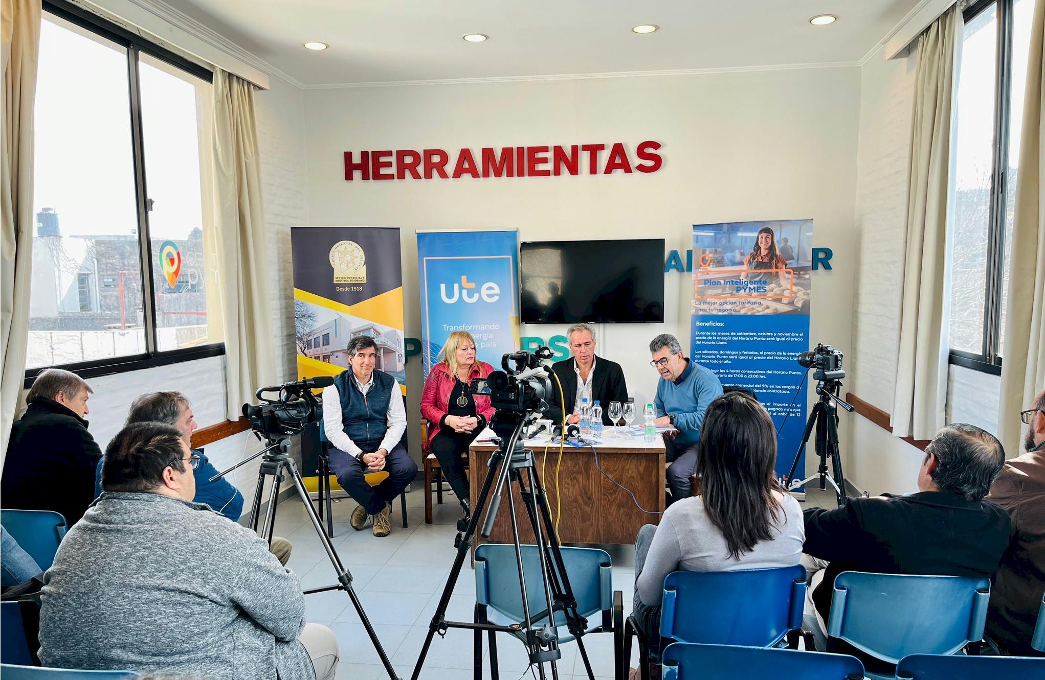 Lanzamiento del Plan Inteligente para PYMES en Soriano mediante conferencia de prensa