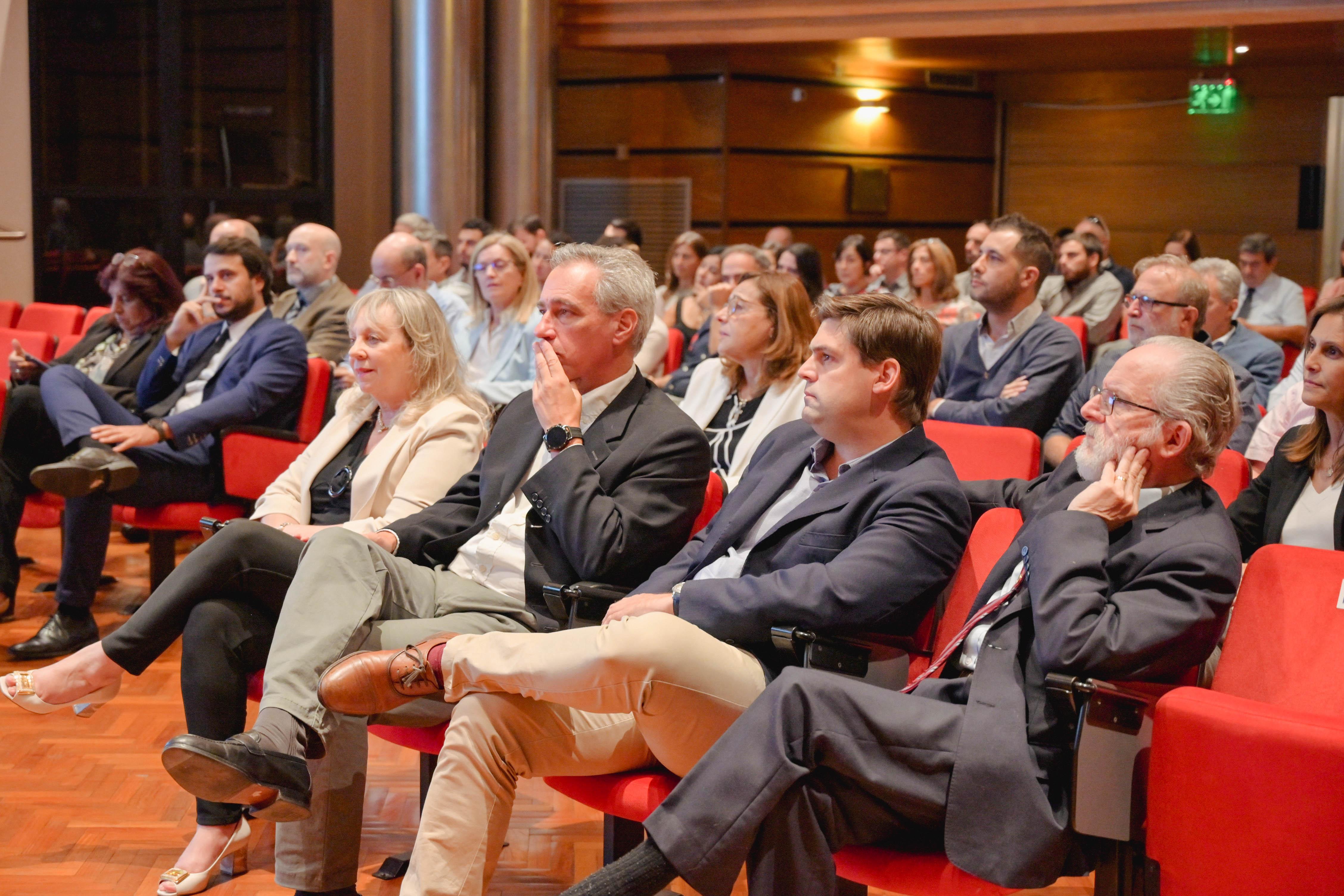 Directorio en acto de premiación del Concurso de Ideas 110 Años de UTE