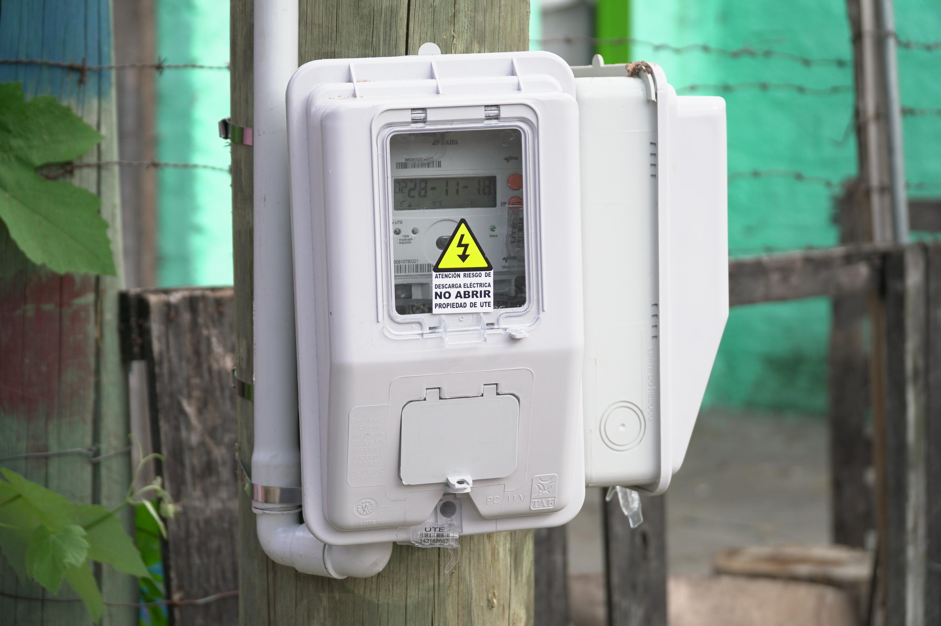 Barrio Norte de Paysandú accedió a la energía eléctrica regular