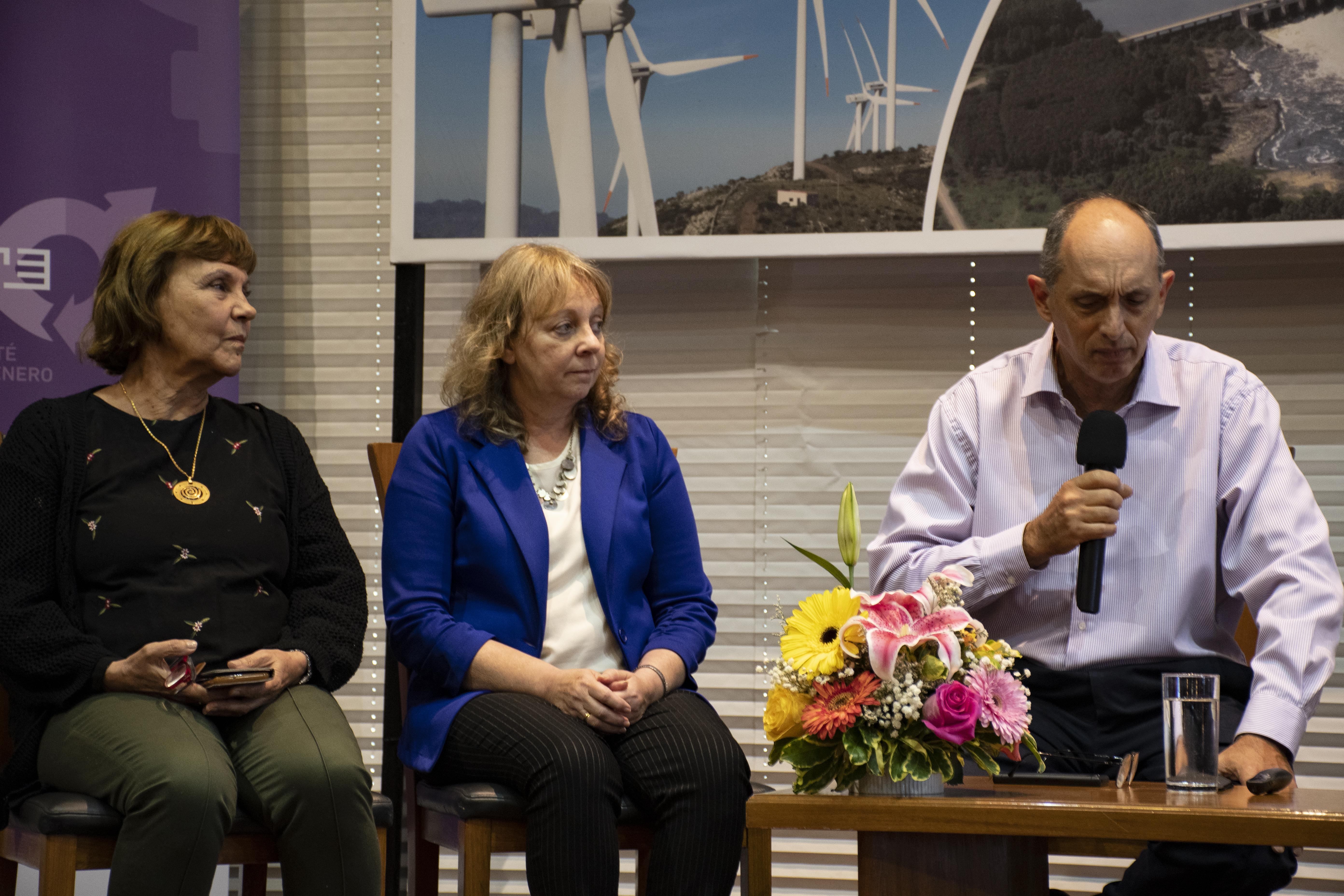 Directora Cristina Arca, futura presidenta designada Silvia Emaldi, presidente Gonzalo Casaravilla