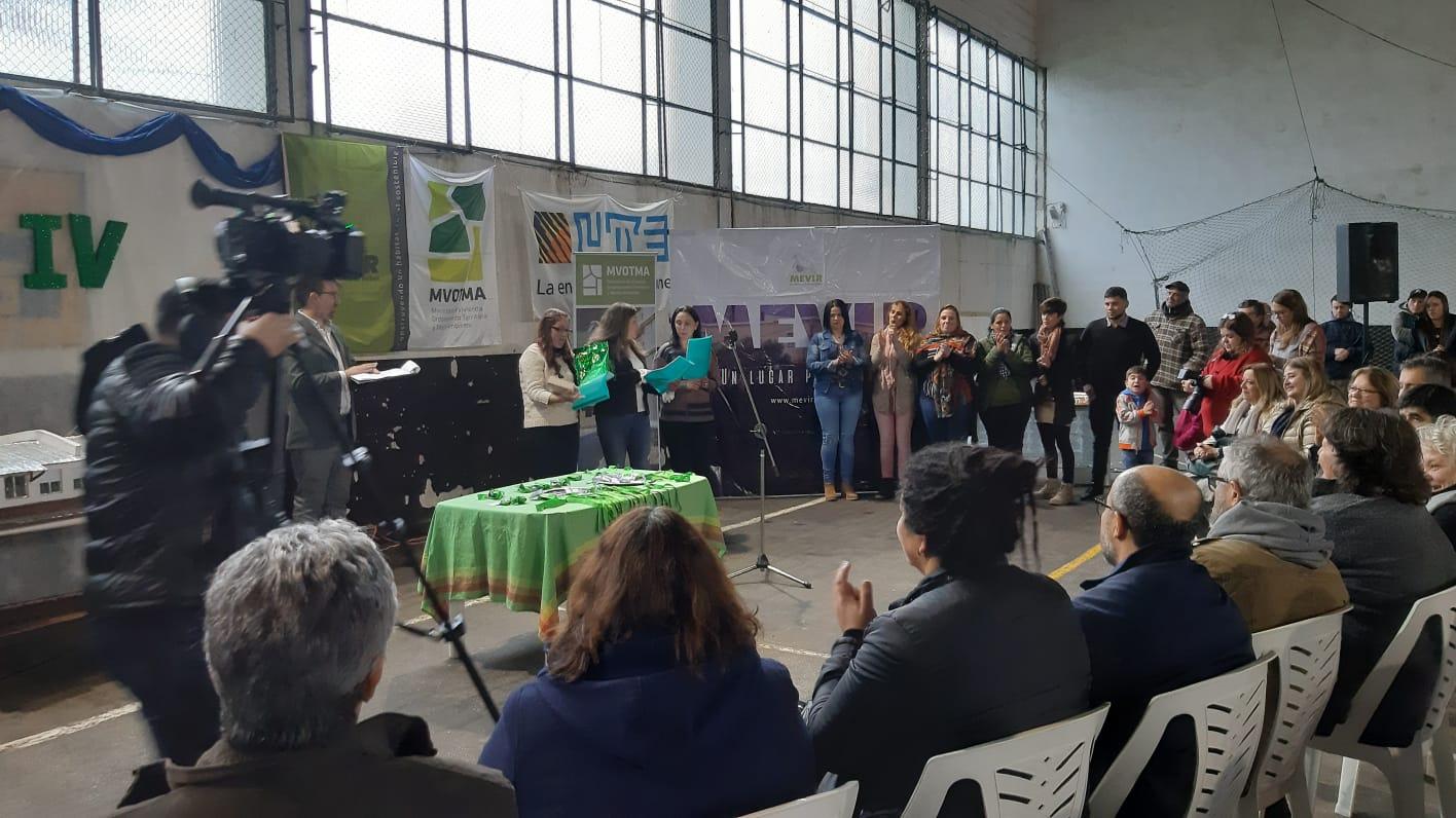 Acto de inauguración de viviendas de MEVIR