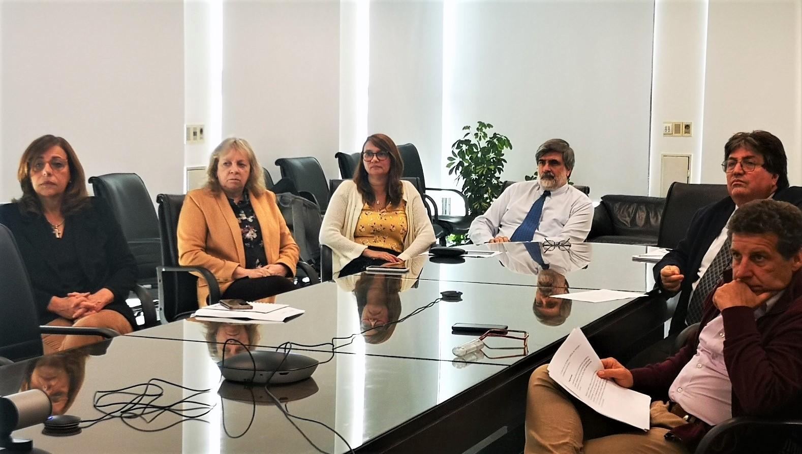 Autoridades de UTE y Areaflin S.A. en videoconferencia del BID anunciando los ganadores del premio