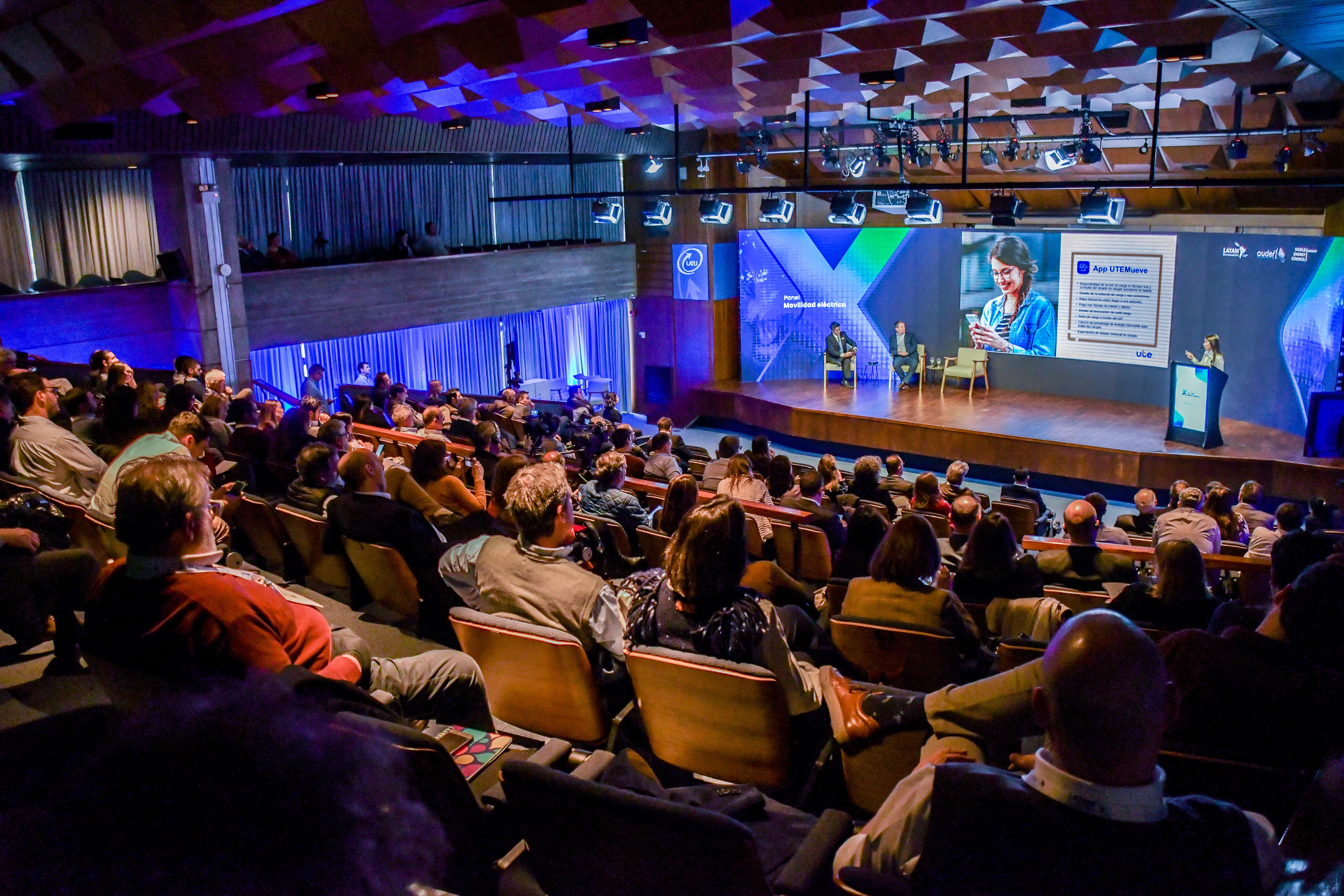 UTE en el X Congreso de LATAM Renovables: “Energía del Futuro, por un Compromiso Nacional"