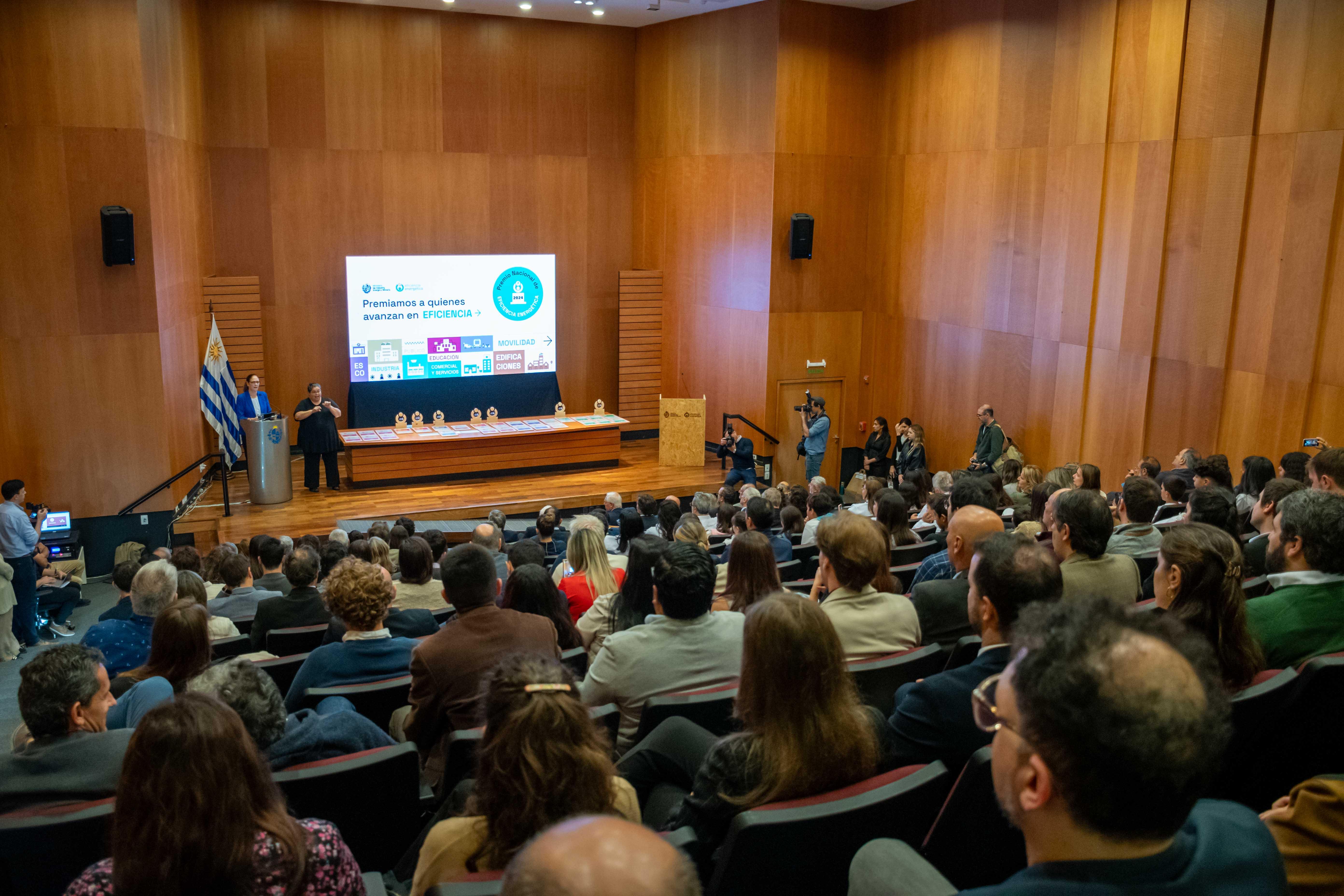 Entrega de premios 2024 de Eficiencia Energética MIEM