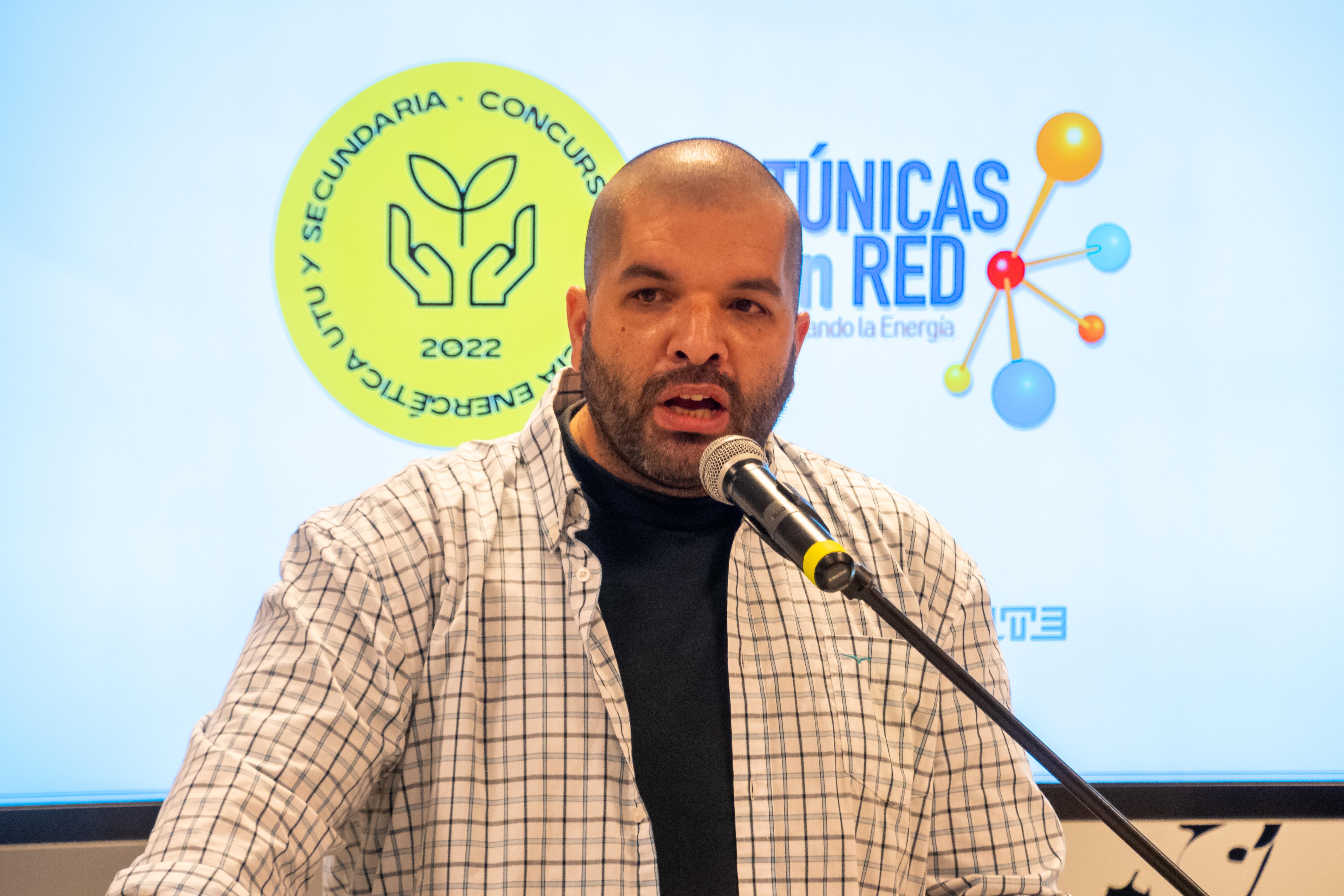 Profesor Valentín Martínez, docente de la UTU de Colón