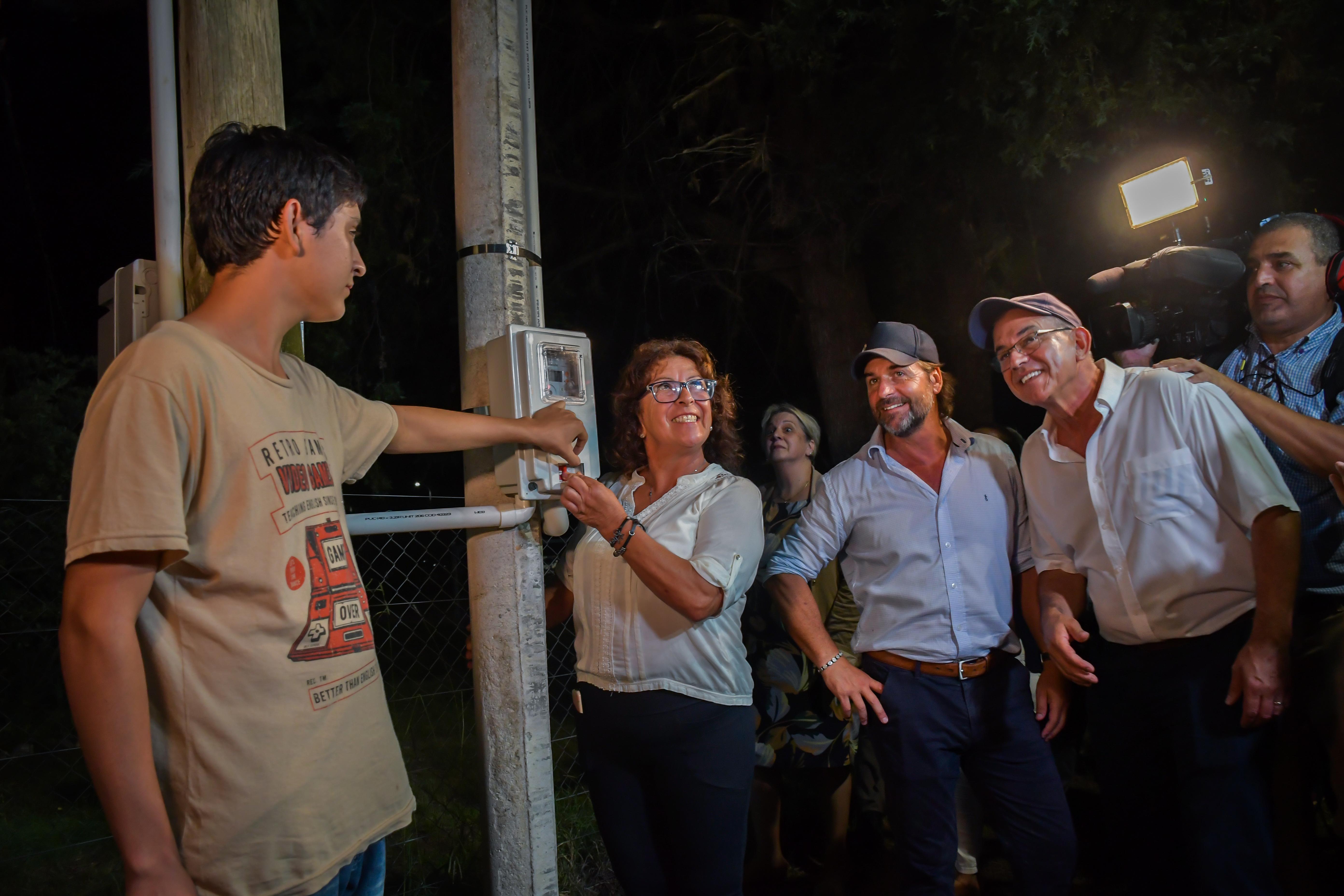 Iluminación de la Escuela Agraria en Trinidad