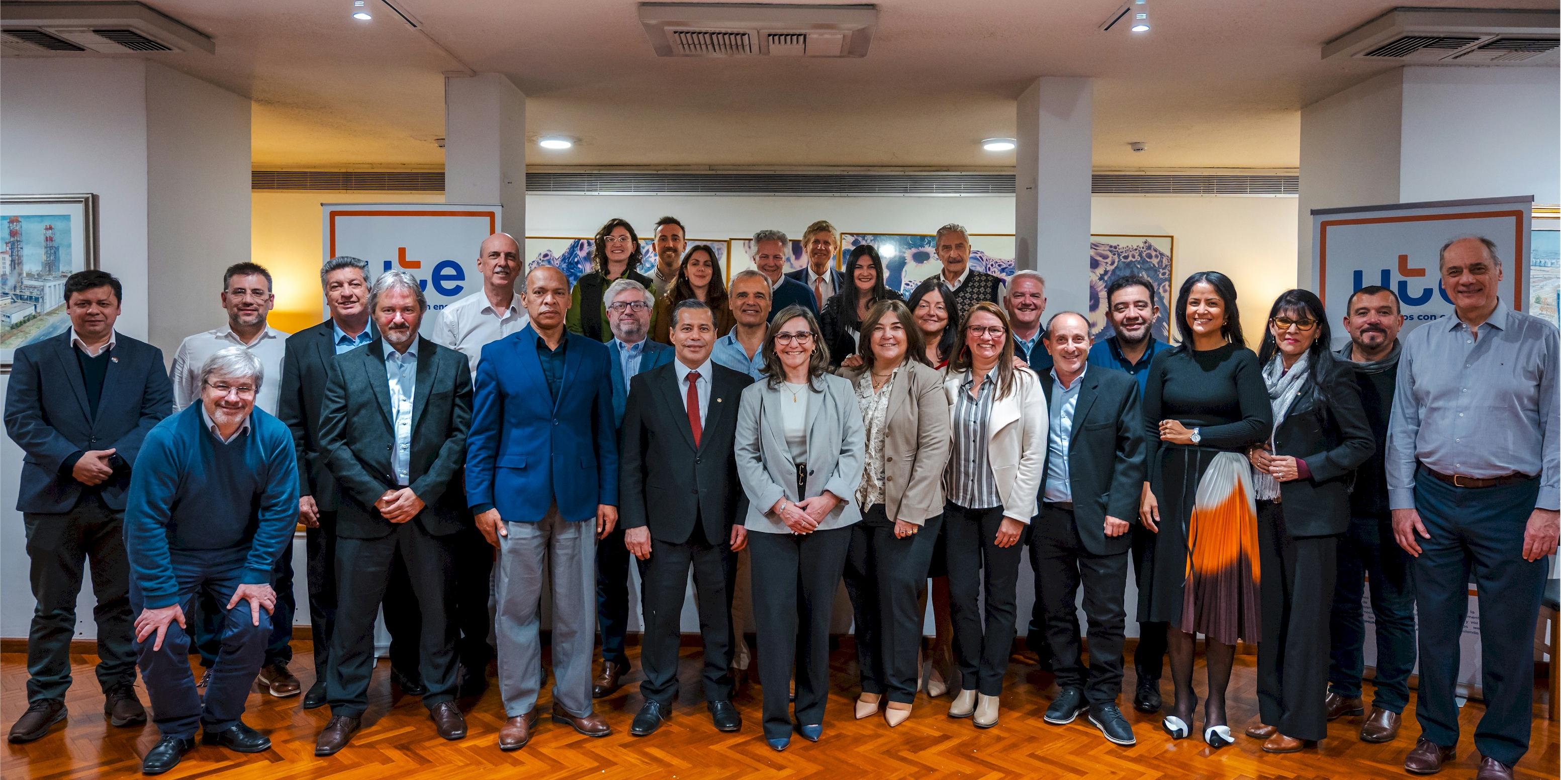 El V Simposio CIER cerró en Montevideo con una mirada hacia las redes y ciudades del futuro