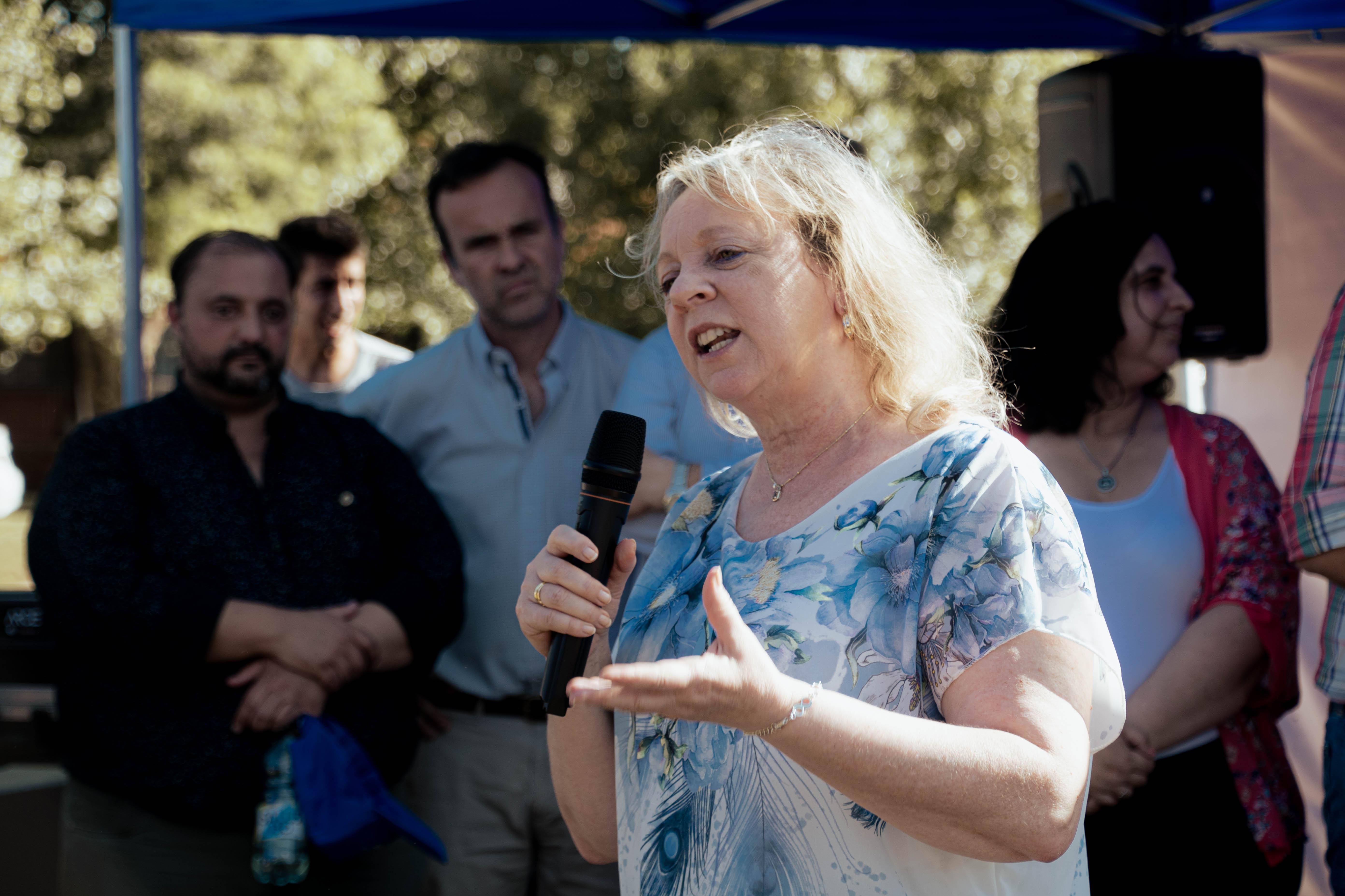 Silvia Emaldi en el acto de regularización de 184 viviendas en el barrio Santa Teresa (Montevideo)