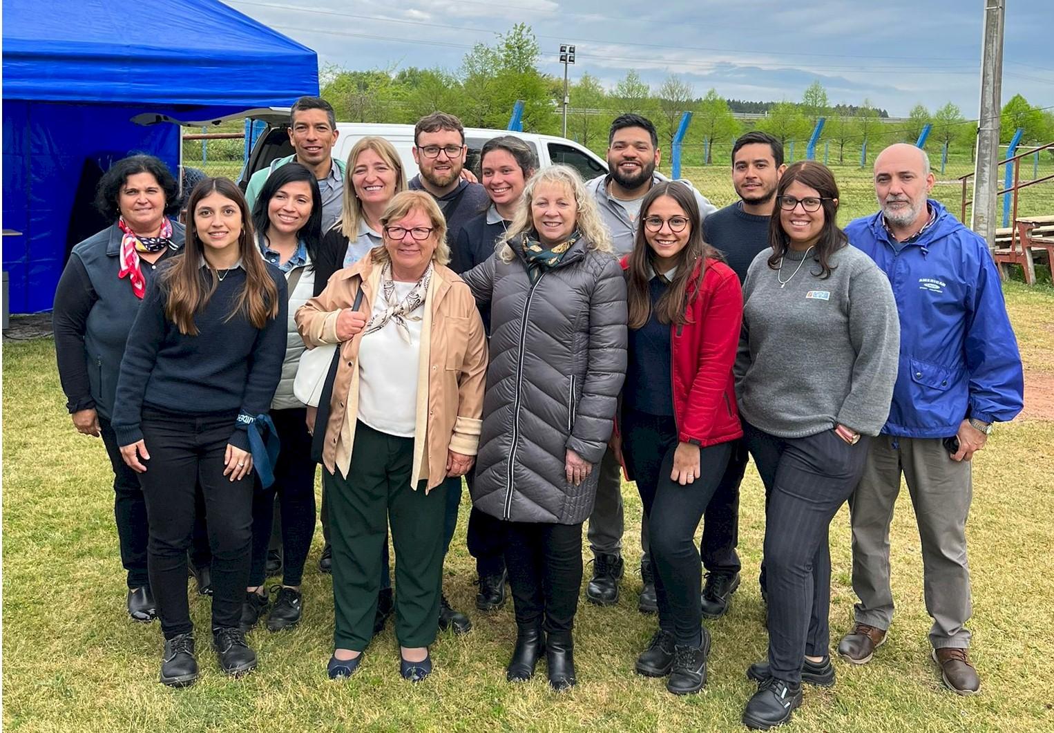 Emaldi con el equipo de Inclusión Social (zona Norte) de UTE