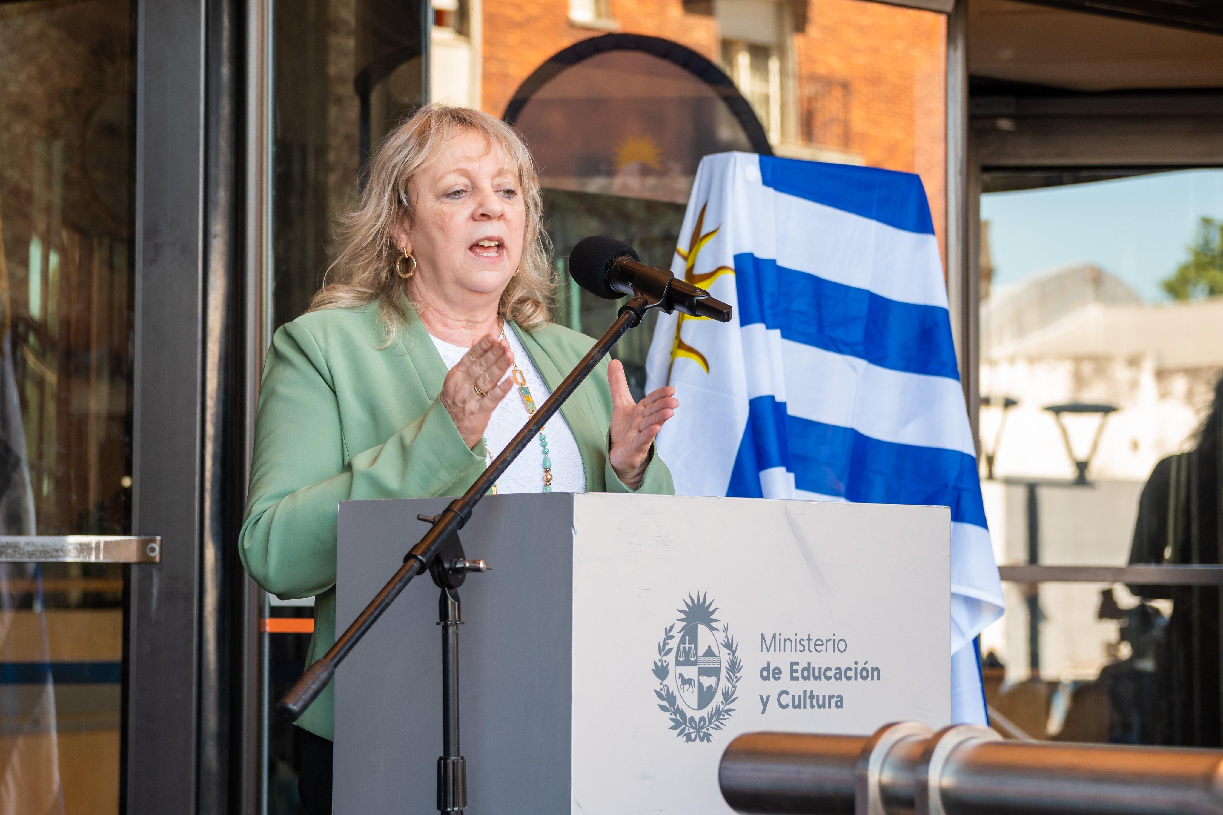 Presidenta de UTE Silvia Emaldi se dirige a los presentes