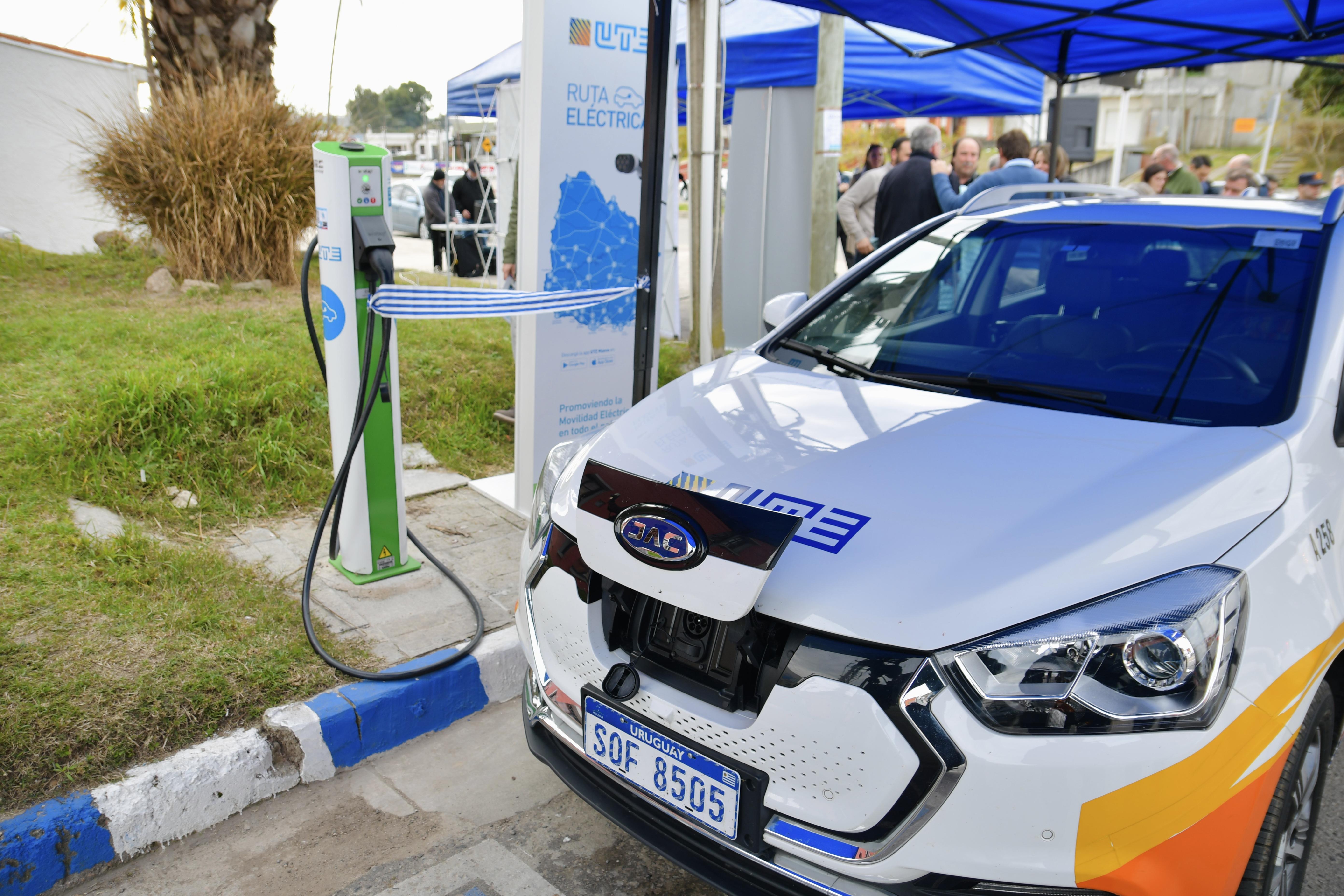 Nuevo Puesto de Carga para vehículos eléctricos en la localidad de Libertad