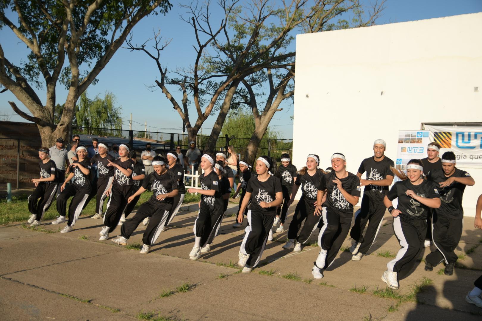 Grupo de hip hop de la Oficina de la Juventud de la Intendencia salteña