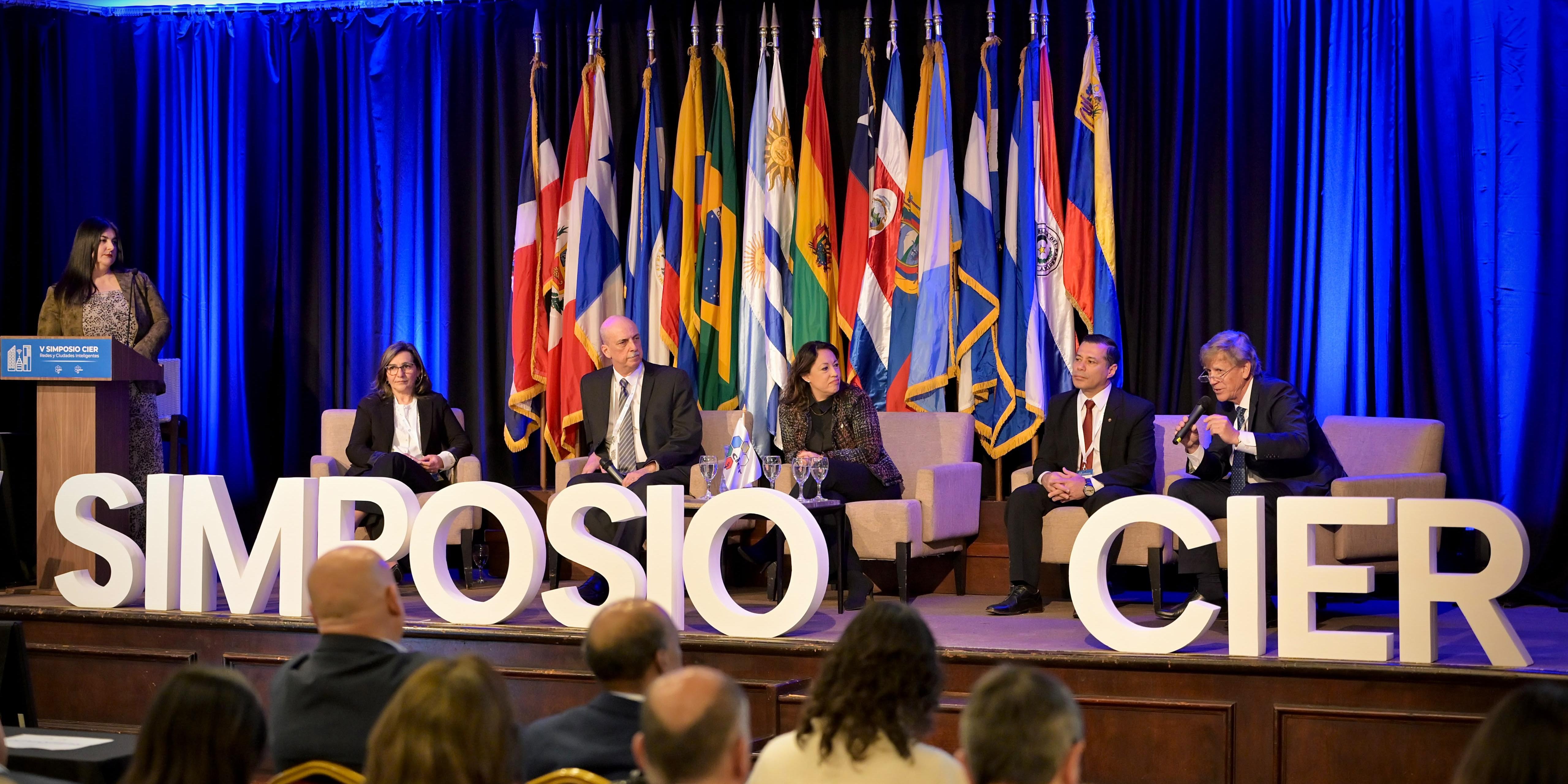 Comenzó el V Simposio CIER de Redes y Ciudades Inteligentes