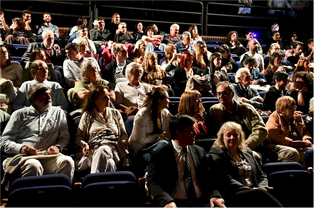 Público presente en el Auditorio Nacional del SODRE, Dra. Adela Reta