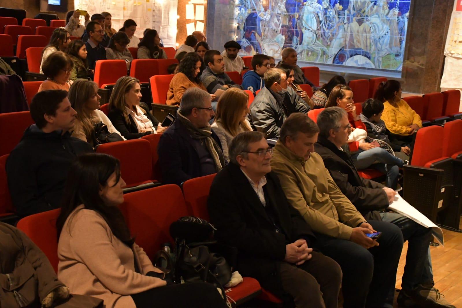 Entrega de premios del Programa "Familias Fuertes" en la Sala Auditorio de la ciudad de Las Piedras