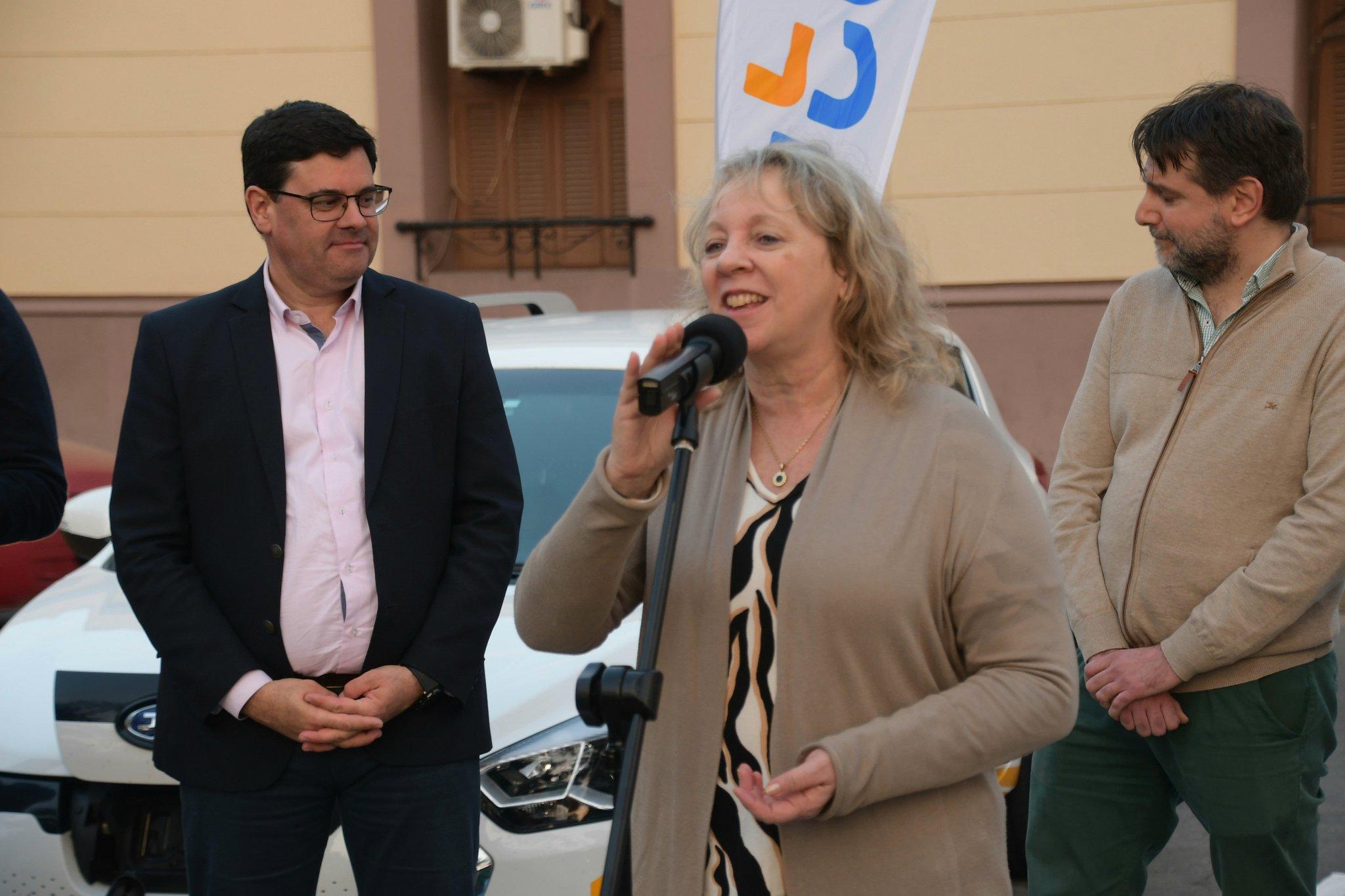 Inauguración de Puesto de Carga para vehículos eléctricos en Florida