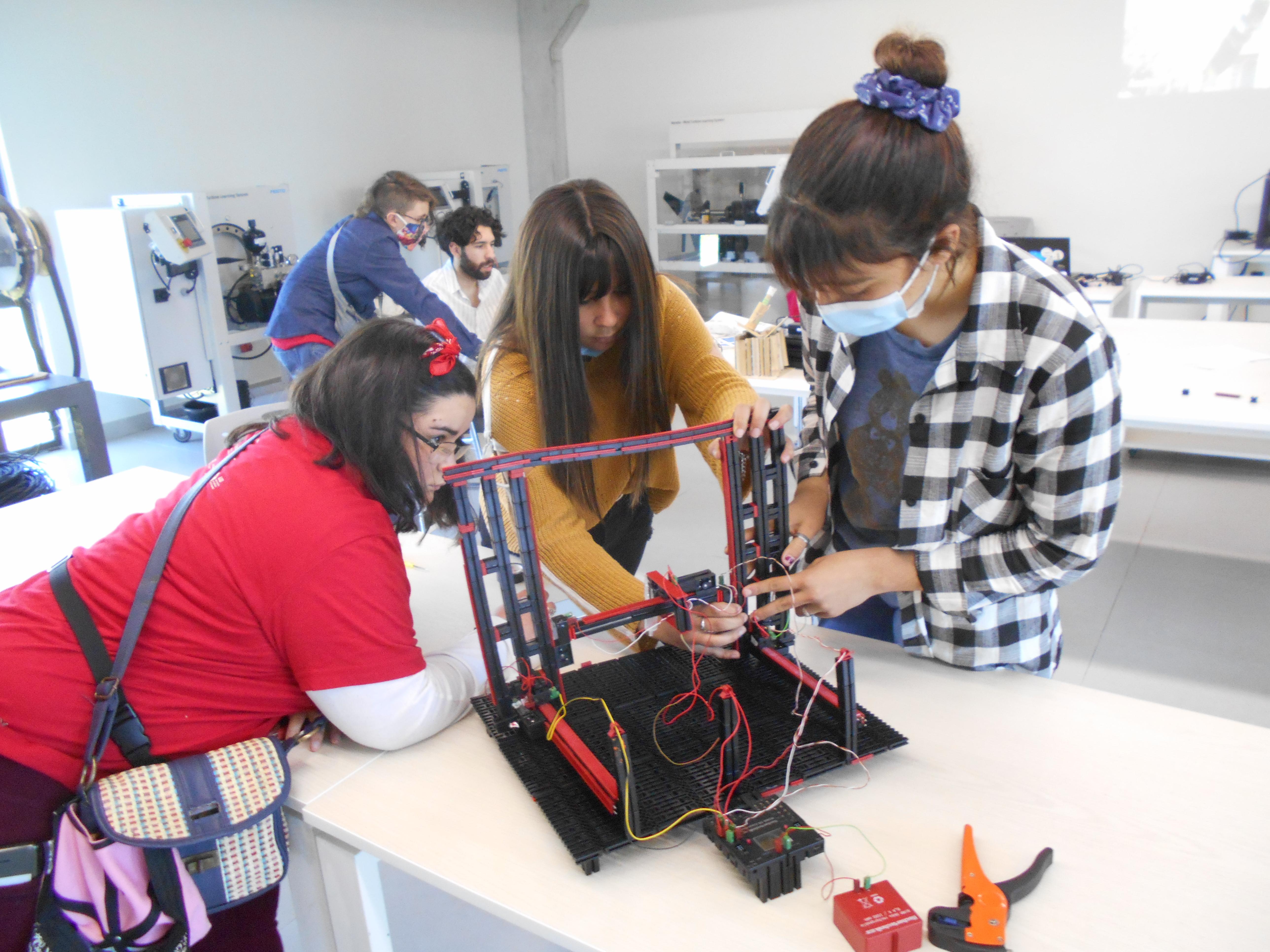 Participantes del evento Hackatón Big Bang 2021en UTEC Durazno