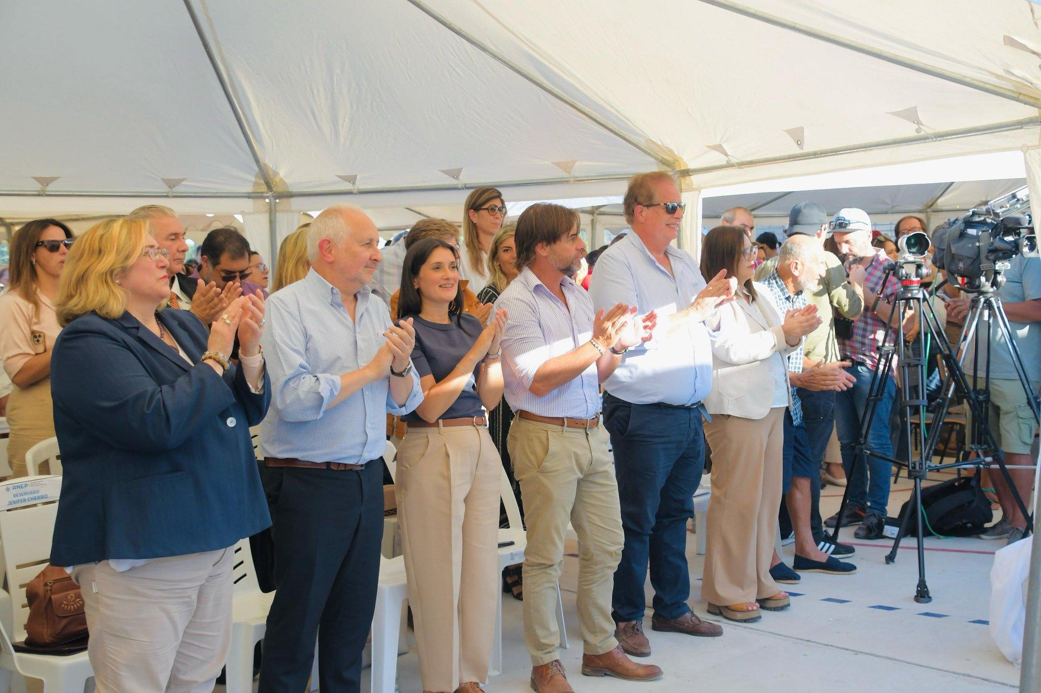 UTE presente en las inauguraciones de los liceos rurales de Tranqueras (Rivera) y Curtina (Tacuarembó). 