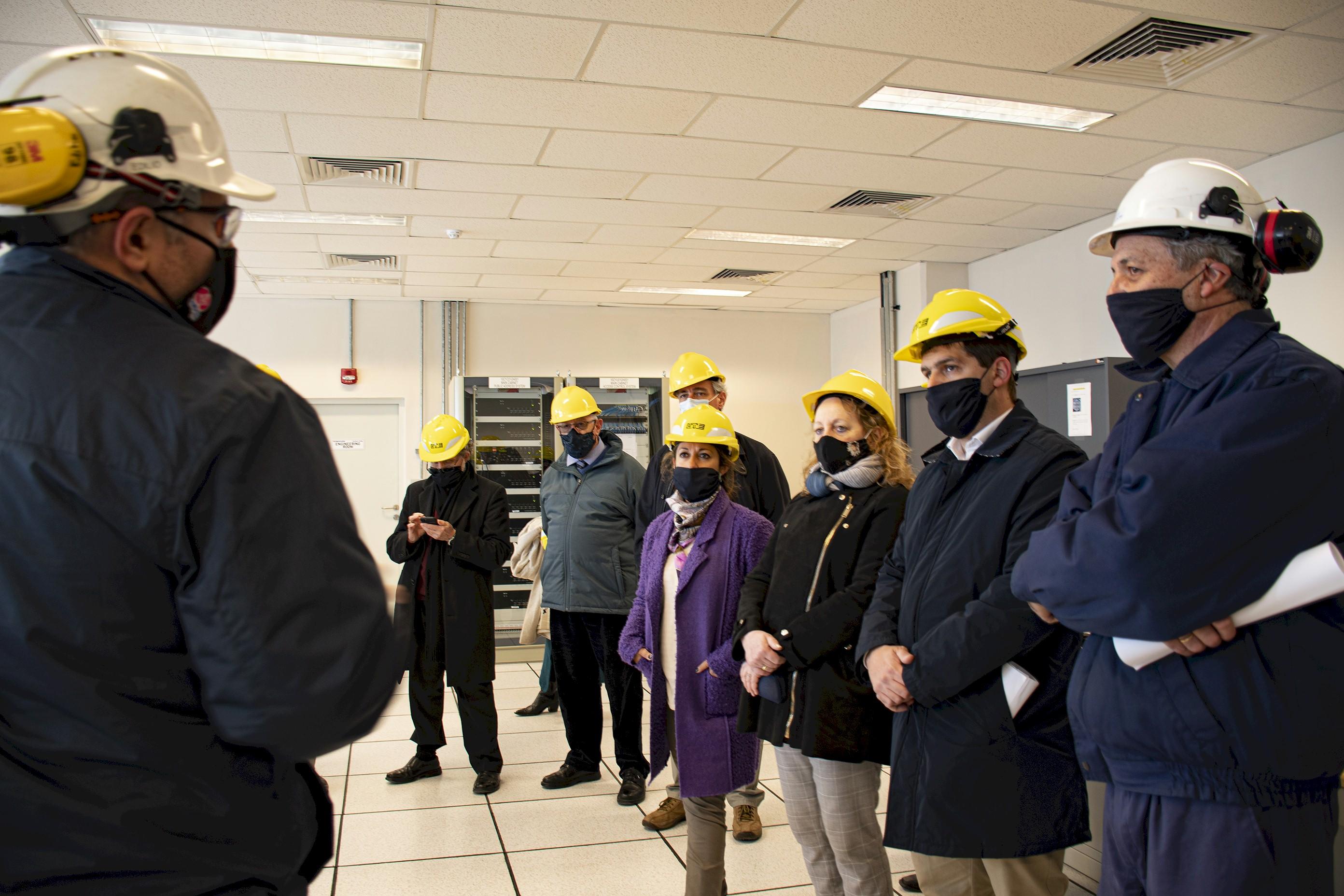 Recorrida del Directorio de UTE por la Central de Punta del Tigre