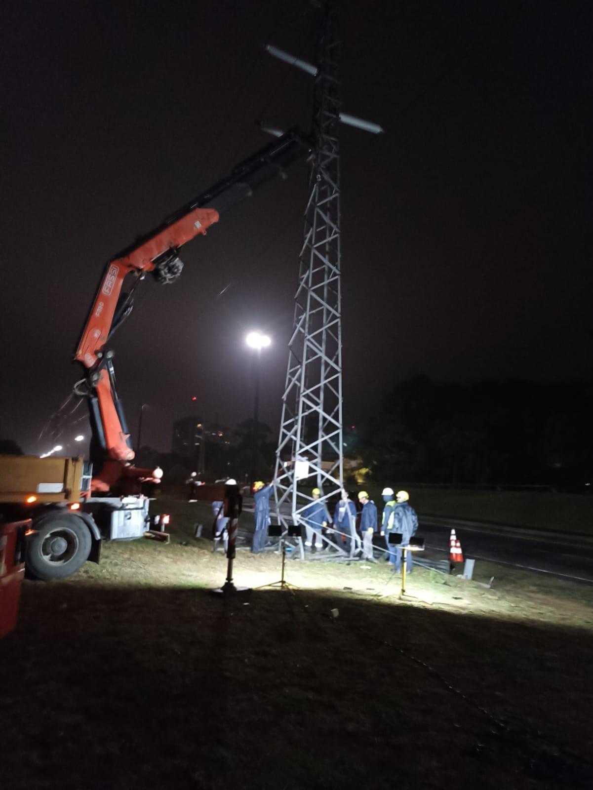 Reparación de torre de Alta Tensión